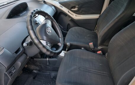 Toyota Yaris III рестайлинг, 2007 год, 604 000 рублей, 7 фотография