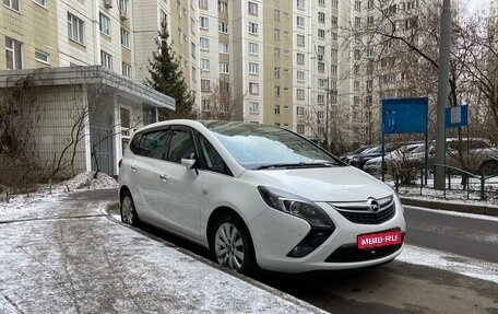 Opel Zafira C рестайлинг, 2013 год, 1 800 000 рублей, 1 фотография