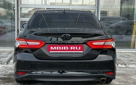 Toyota Camry, 2018 год, 2 660 000 рублей, 6 фотография