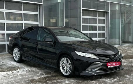 Toyota Camry, 2018 год, 2 660 000 рублей, 3 фотография