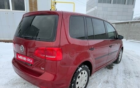 Volkswagen Touran III, 2011 год, 1 090 000 рублей, 4 фотография