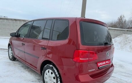 Volkswagen Touran III, 2011 год, 1 090 000 рублей, 3 фотография