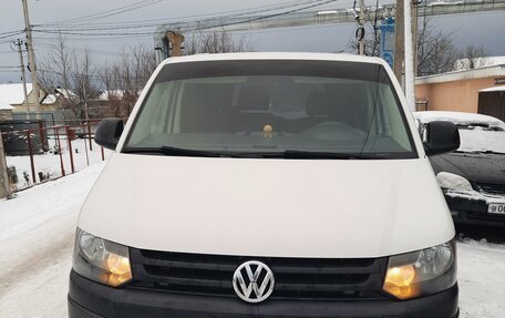 Volkswagen Transporter T5 рестайлинг, 2013 год, 2 200 000 рублей, 6 фотография