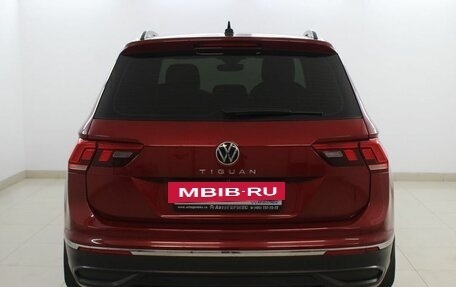 Volkswagen Tiguan II, 2021 год, 3 100 000 рублей, 3 фотография