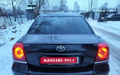 Toyota Avensis III рестайлинг, 2004 год, 900 000 рублей, 3 фотография