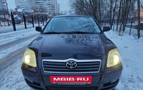 Toyota Avensis III рестайлинг, 2004 год, 900 000 рублей, 5 фотография