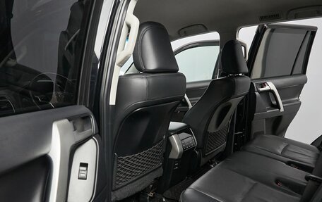 Toyota Land Cruiser Prado 150 рестайлинг 2, 2019 год, 5 497 000 рублей, 8 фотография