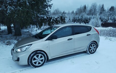 Hyundai Solaris II рестайлинг, 2011 год, 510 000 рублей, 3 фотография