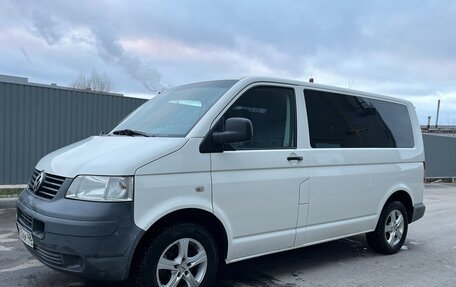 Volkswagen Transporter T5 рестайлинг, 2007 год, 1 050 000 рублей, 2 фотография