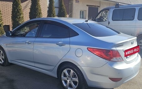 Hyundai Solaris II рестайлинг, 2012 год, 1 050 000 рублей, 13 фотография