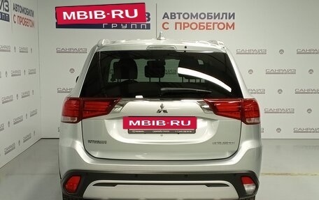 Mitsubishi Outlander III рестайлинг 3, 2019 год, 1 909 000 рублей, 5 фотография