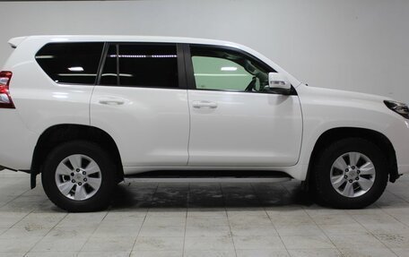 Toyota Land Cruiser Prado 150 рестайлинг 2, 2015 год, 3 329 000 рублей, 4 фотография