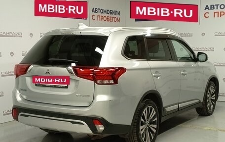 Mitsubishi Outlander III рестайлинг 3, 2019 год, 1 909 000 рублей, 4 фотография