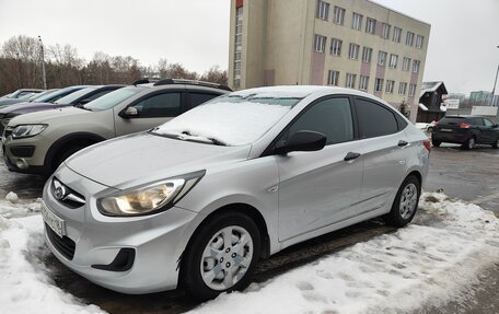 Hyundai Solaris II рестайлинг, 2013 год, 715 000 рублей, 5 фотография