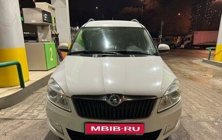 Skoda Roomster, 2014 год, 980 000 рублей, 1 фотография