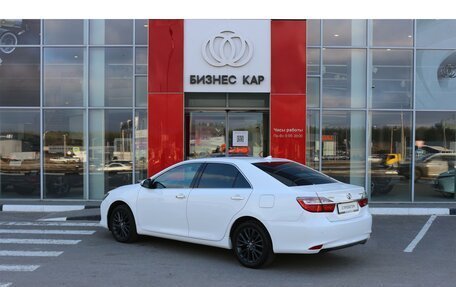 Toyota Camry, 2017 год, 2 450 000 рублей, 11 фотография