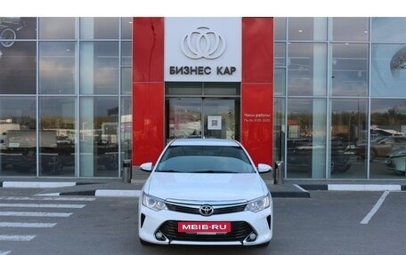 Toyota Camry, 2017 год, 2 450 000 рублей, 6 фотография