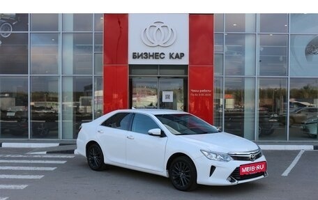 Toyota Camry, 2017 год, 2 450 000 рублей, 7 фотография