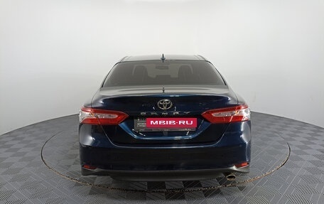 Toyota Camry, 2018 год, 2 598 000 рублей, 6 фотография