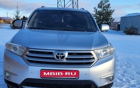 Toyota Highlander III, 2012 год, 1 950 000 рублей, 8 фотография