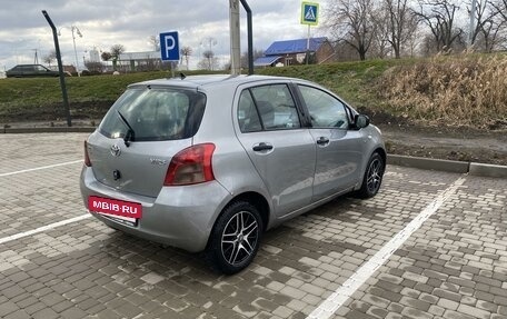 Toyota Yaris III рестайлинг, 2006 год, 490 000 рублей, 3 фотография