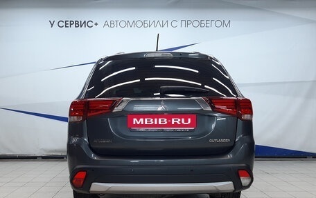 Mitsubishi Outlander III рестайлинг 3, 2015 год, 1 720 000 рублей, 4 фотография