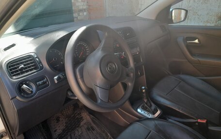 Volkswagen Polo VI (EU Market), 2011 год, 900 000 рублей, 4 фотография