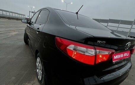 KIA Rio III рестайлинг, 2014 год, 930 000 рублей, 2 фотография