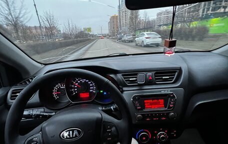 KIA Rio III рестайлинг, 2014 год, 930 000 рублей, 22 фотография