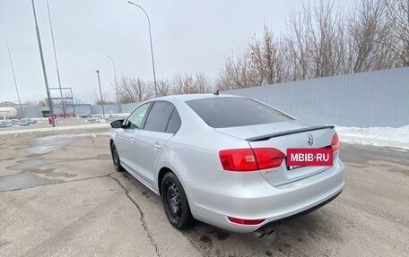 Volkswagen Jetta VI, 2013 год, 1 100 000 рублей, 2 фотография