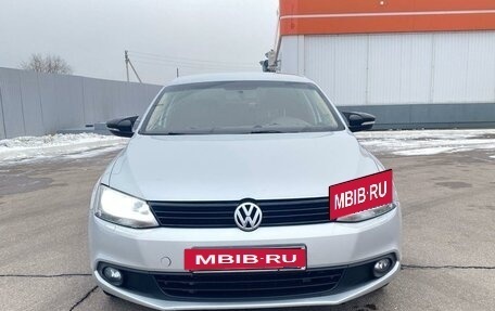 Volkswagen Jetta VI, 2013 год, 1 100 000 рублей, 3 фотография