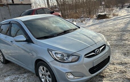 Hyundai Solaris II рестайлинг, 2011 год, 770 000 рублей, 4 фотография