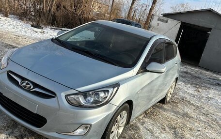 Hyundai Solaris II рестайлинг, 2011 год, 770 000 рублей, 5 фотография