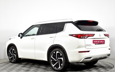 Mitsubishi Outlander, 2023 год, 4 800 000 рублей, 6 фотография