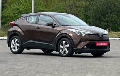 Toyota C-HR I рестайлинг, 2018 год, 2 300 000 рублей, 1 фотография