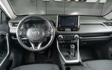 Toyota RAV4, 2020 год, 4 050 000 рублей, 6 фотография