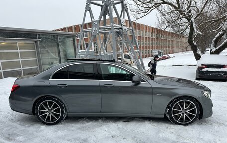 Mercedes-Benz E-Класс, 2019 год, 3 550 000 рублей, 3 фотография