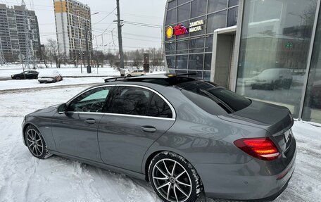 Mercedes-Benz E-Класс, 2019 год, 3 550 000 рублей, 4 фотография