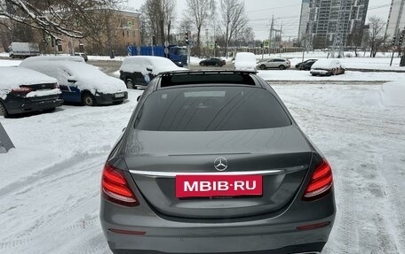 Mercedes-Benz E-Класс, 2019 год, 3 550 000 рублей, 7 фотография