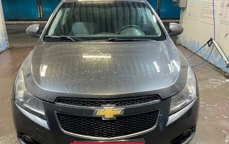 Chevrolet Cruze II, 2010 год, 680 000 рублей, 3 фотография