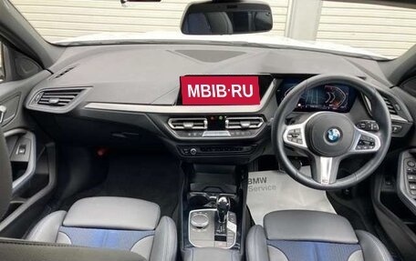 BMW 1 серия, 2021 год, 1 780 000 рублей, 10 фотография