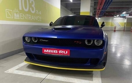 Dodge Challenger III рестайлинг 2, 2020 год, 14 000 000 рублей, 3 фотография