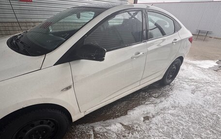 Hyundai Solaris II рестайлинг, 2013 год, 580 000 рублей, 5 фотография