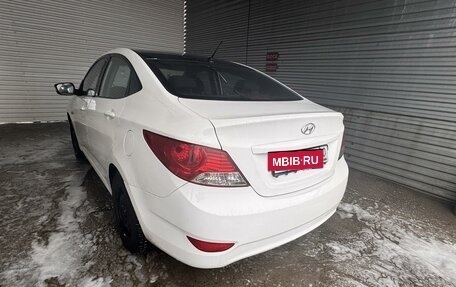 Hyundai Solaris II рестайлинг, 2013 год, 580 000 рублей, 4 фотография