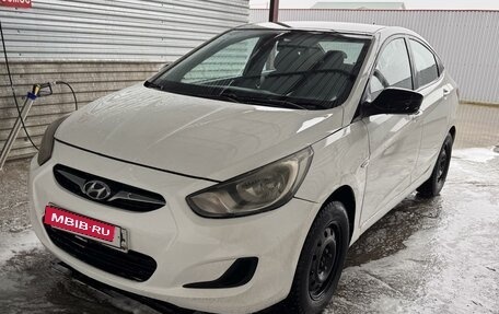 Hyundai Solaris II рестайлинг, 2013 год, 580 000 рублей, 2 фотография