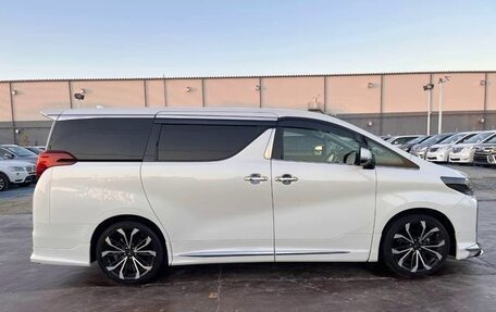 Toyota Alphard III, 2021 год, 3 795 000 рублей, 4 фотография