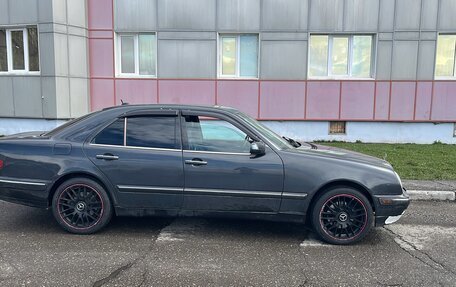 Mercedes-Benz E-Класс, 2001 год, 650 000 рублей, 6 фотография