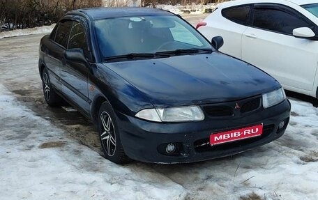 Mitsubishi Carisma I, 1997 год, 300 000 рублей, 1 фотография