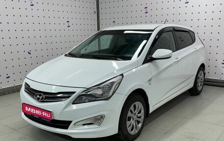 Hyundai Solaris II рестайлинг, 2015 год, 970 000 рублей, 1 фотография