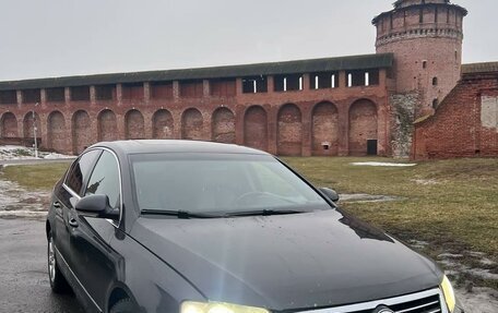 Volkswagen Passat B6, 2005 год, 570 000 рублей, 2 фотография